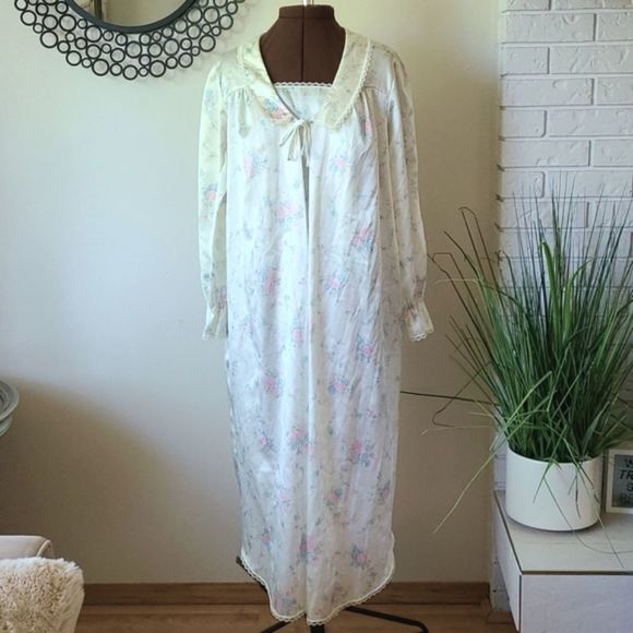 Vintage 70s 80s French Maid Satin Floral Nursing Nightgown - Picture 2 of 7